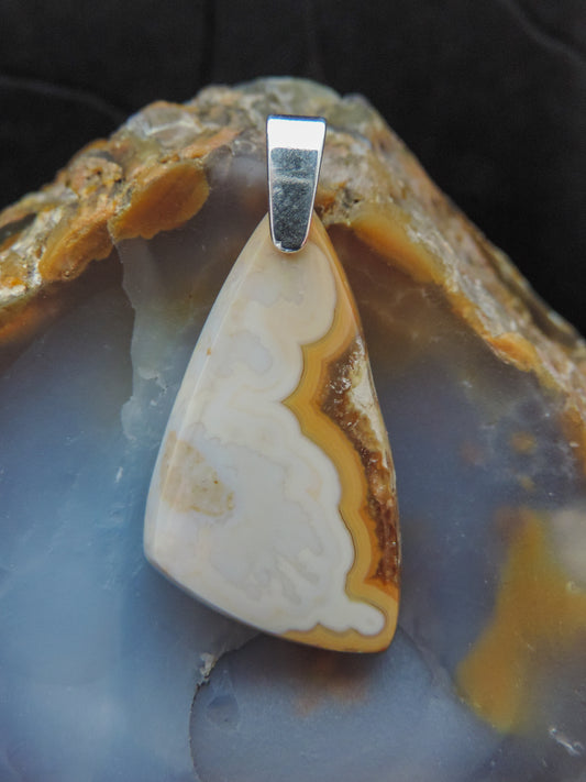 Brown Lace Agate & Sterling Silver Pendant.  Brown Lace Agate from West Sumatra.  Indonesian Agates exhibit a wide variety of colors and amazing complexity.