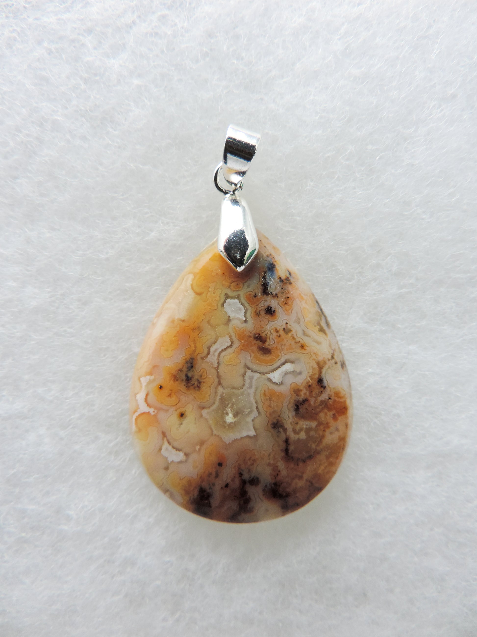 Moss Agate Pendants can easily make your day!! Just feel the fun flowing into your daily routine.