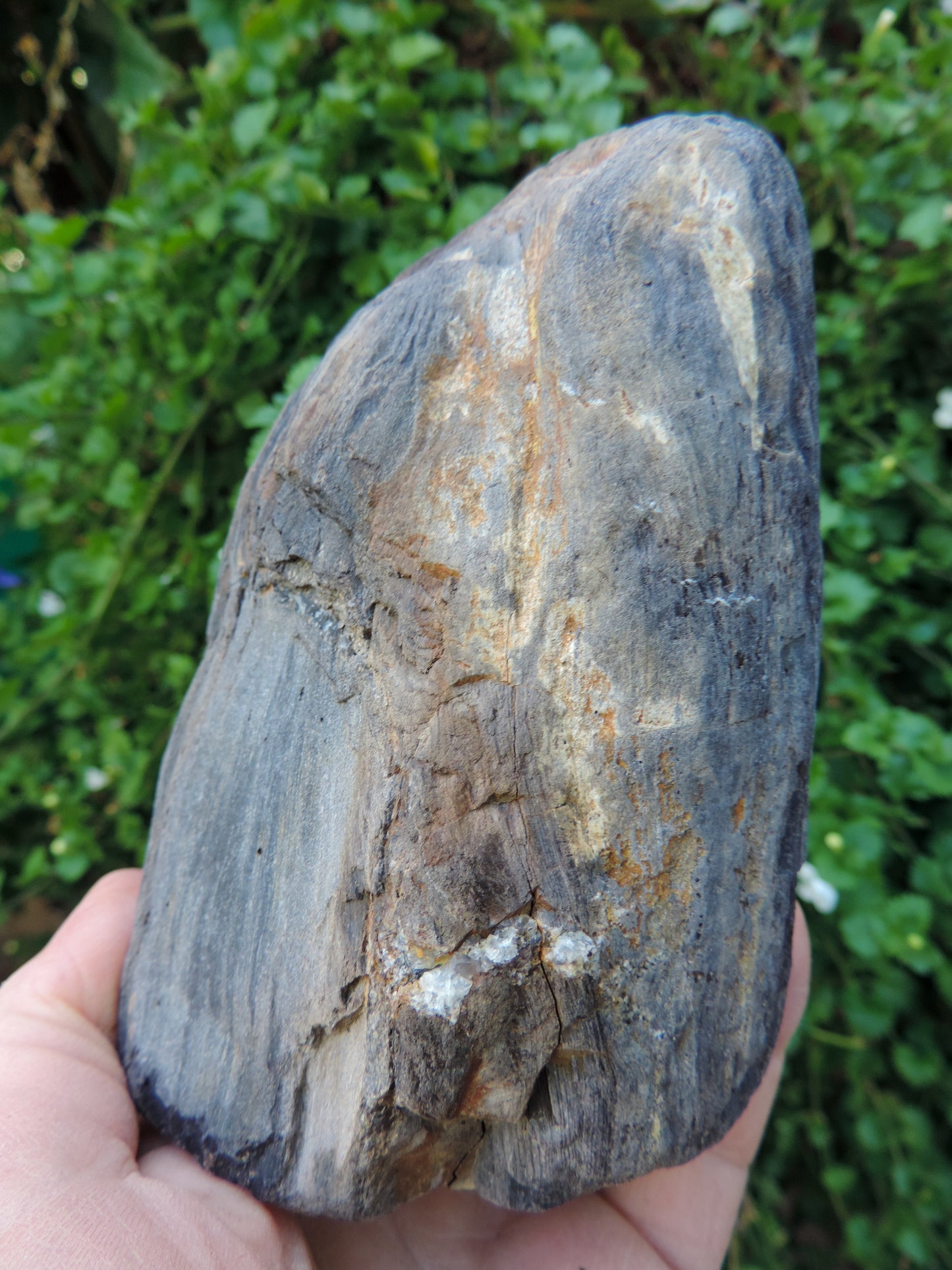 Are you the kind of person who understands the supportive energies of natural semi-precious gemstones?? Please check out this beauty: balance, calmness, gentle opening to transformation, are right here for YOU!!!