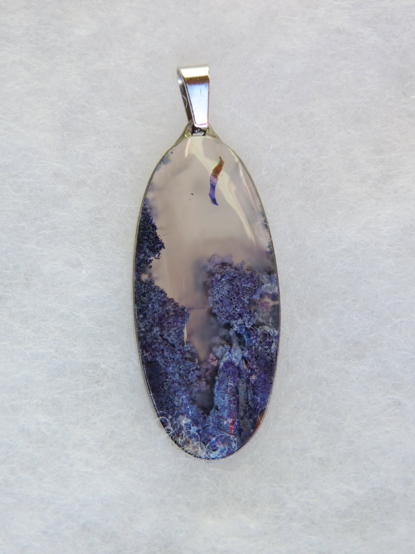 Moss Agate Pendant. Indonesian Agates exhibit a wide variety of colors and amazing complexity.