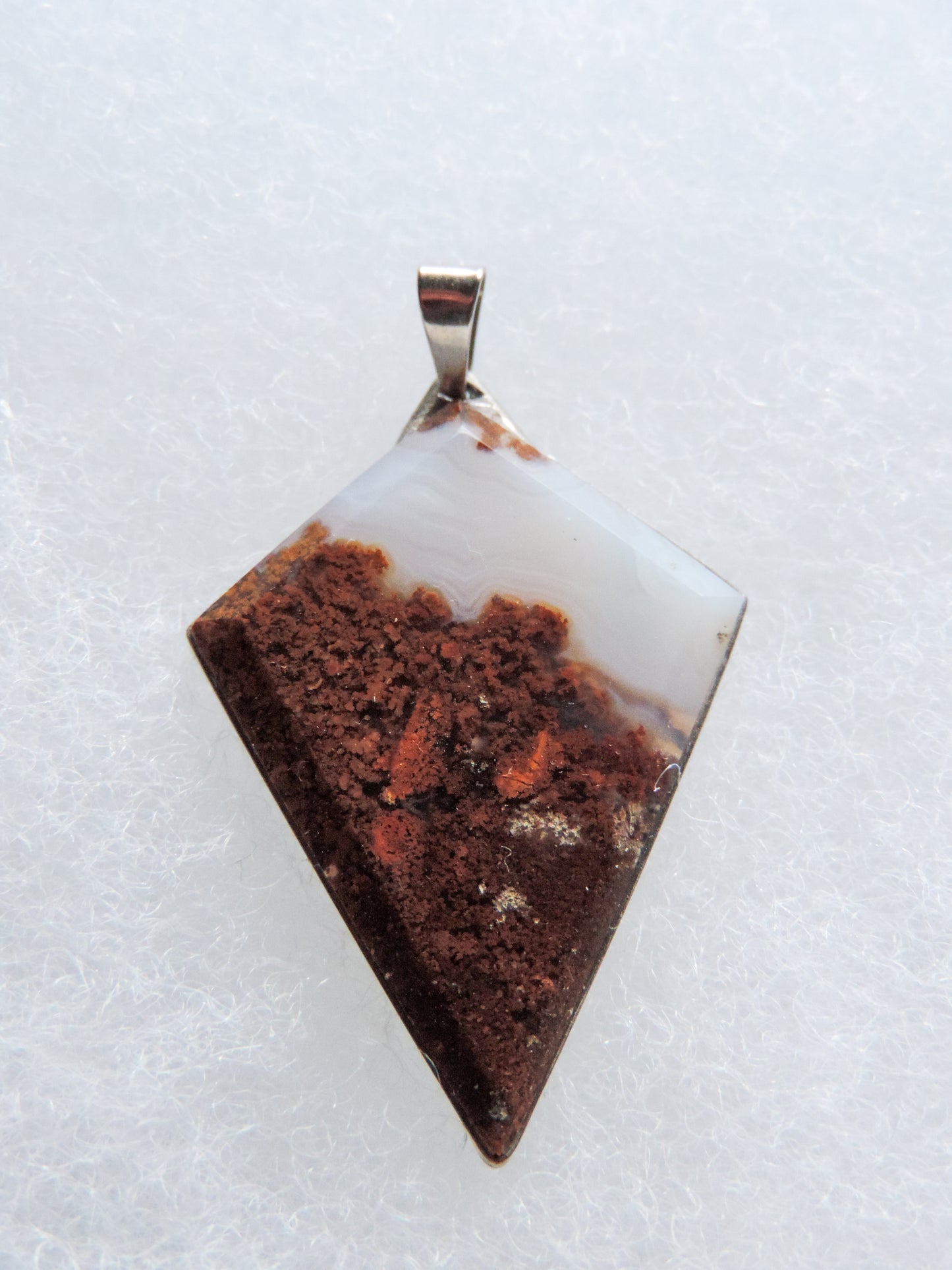 Moss Agate Pendant. Indonesian Agates exhibit a wide variety of colors and amazing complexity. No two agates are exactly alike, each one being a unique and beautiful creation!