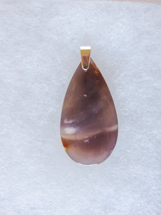 Moss Agate Pendant & Sterling Silver.  Moss Agate Pendant.  Indonesian Agates exhibit a wide variety of colors and amazing complexity.  No two agates are exactly alike, each one being a unique and beautiful creation!