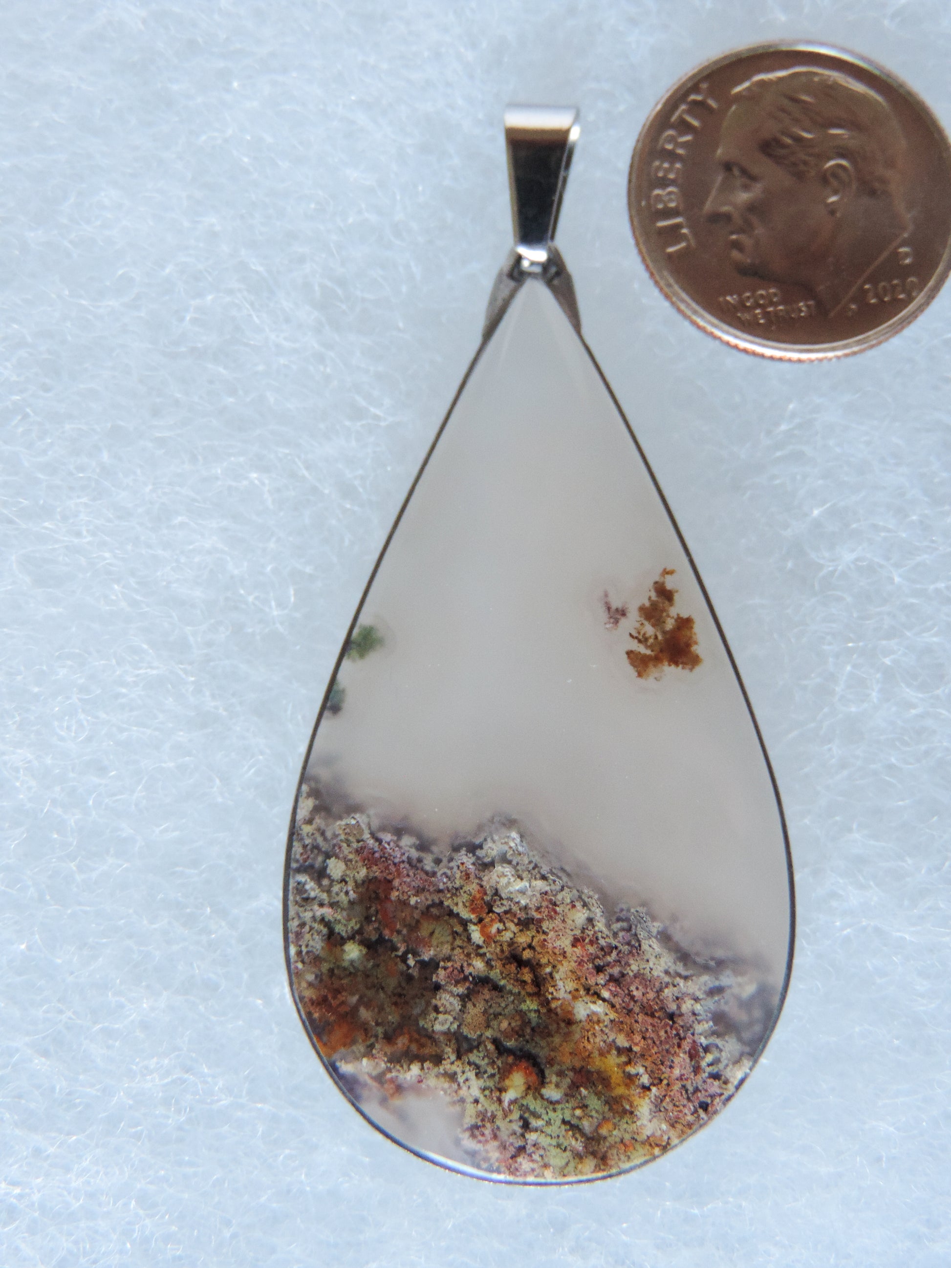 Agates with multiple bands of color are known as fortification agates, those with dendritic or moss looking inclusions are referred to as moss agate and many others are given descriptive names relative to their appearance or where they are found.