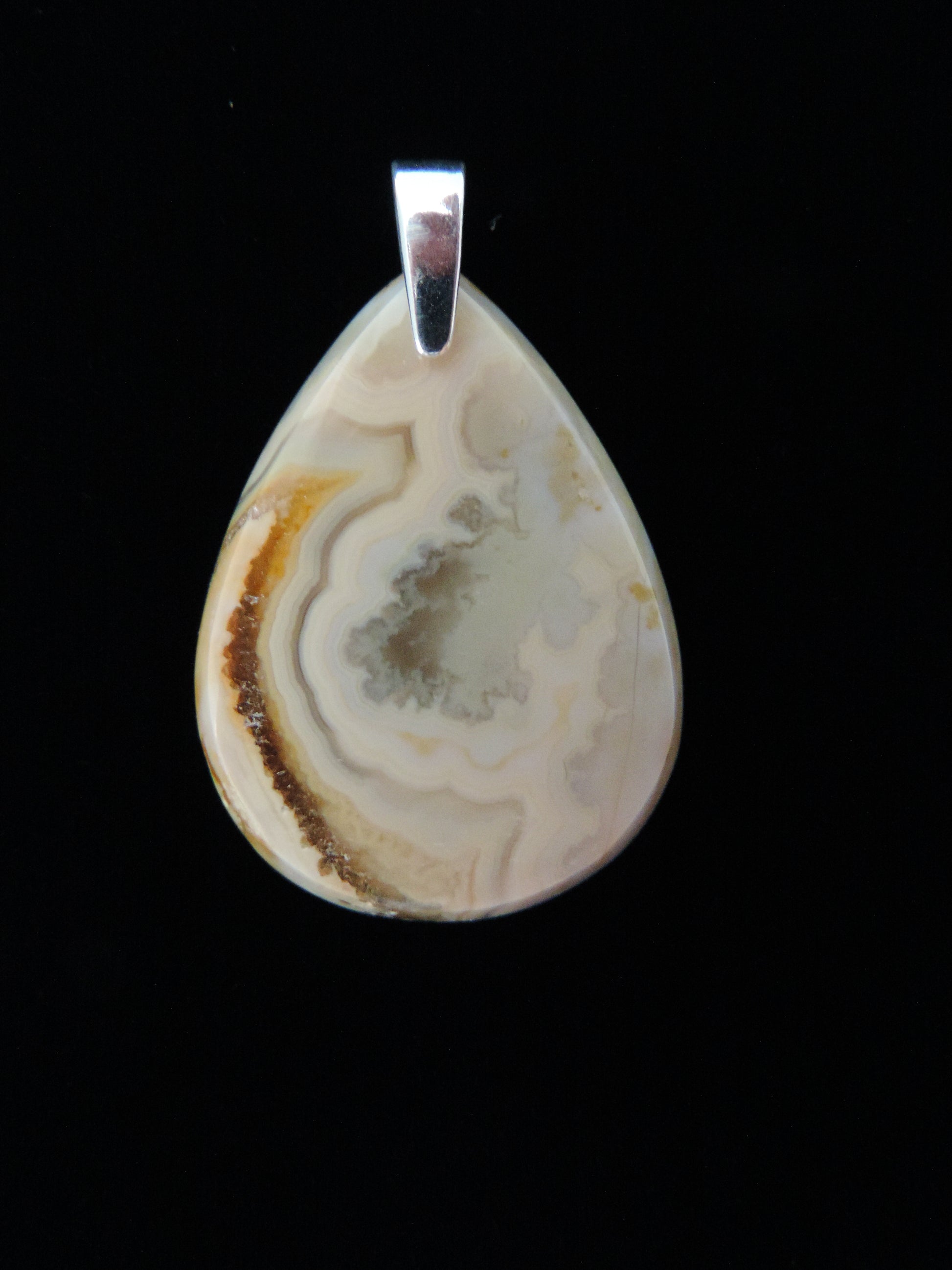 Brown Lace Agate pendant from West Sumatra.