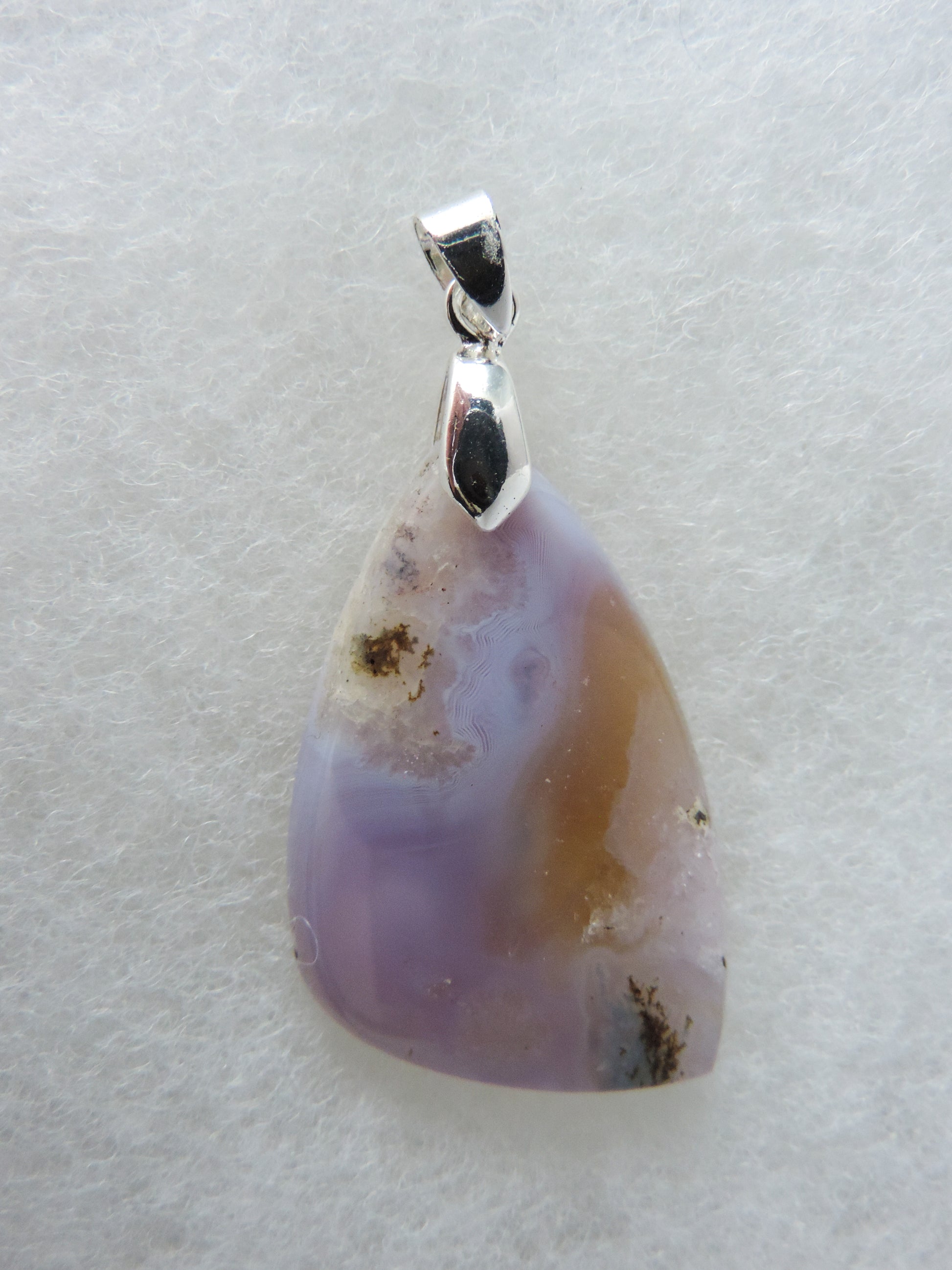 Purple gemstones pendants hold significant and powerful spiritual qualities. 