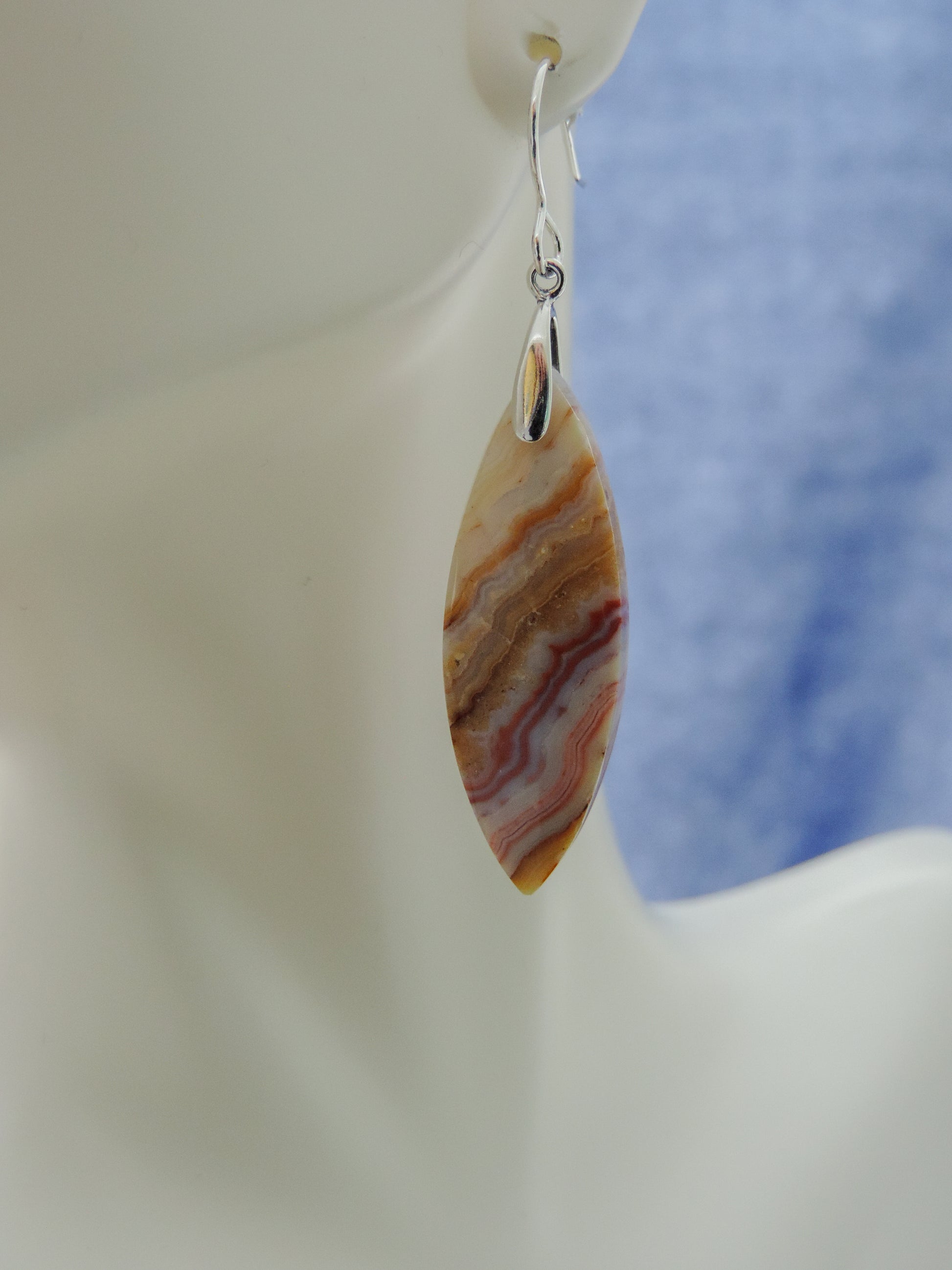 The diversity and complexity of Indonesian agates suggests their genesis occurred over great geological time periods during which a variety of formation conditions existed.  Find your perfect Indonesian Lace Agate Earrings on our store!