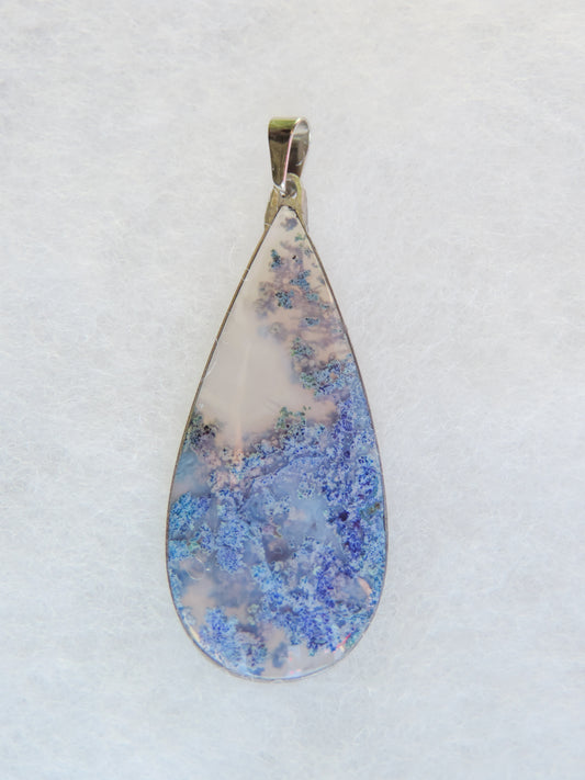 Moss Agate Pendant.  Indonesian Agates exhibit a wide variety of colors and amazing complexity.  No two agates are exactly alike, each one being a unique and beautiful creation!  Agates with multiple bands of color are known as fortification agates, those with dendritic or moss looking inclusions are referred to as moss agate and many others are given descriptive names relative to their appearance or where they are found.