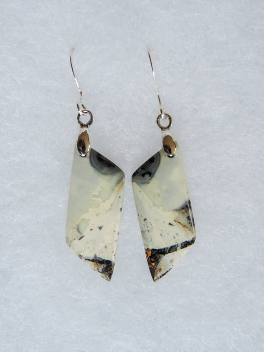 Exquisite in appearance, these Maligano Jasper & Sterling Silver Earrings will compliment your formal or casual attire. 