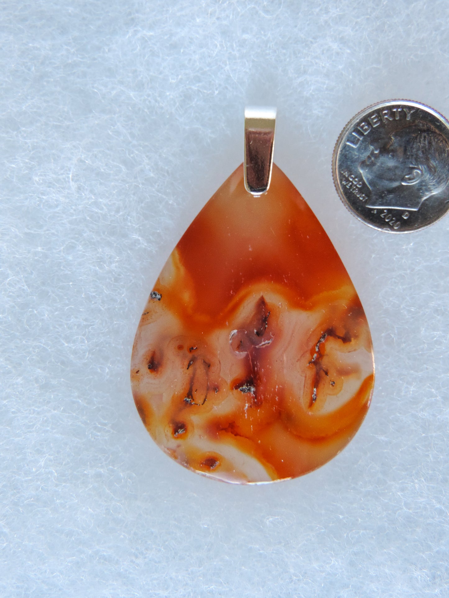 The diversity and complexity of Indonesian agates suggests their genesis occurred over great geological time periods during which a variety of formation conditions existed.  Find your perfect Indonesian Agate on our store!